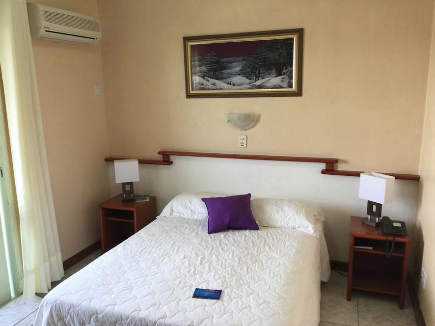 Fares Turis Hotel Uruguaiana Exterior photo