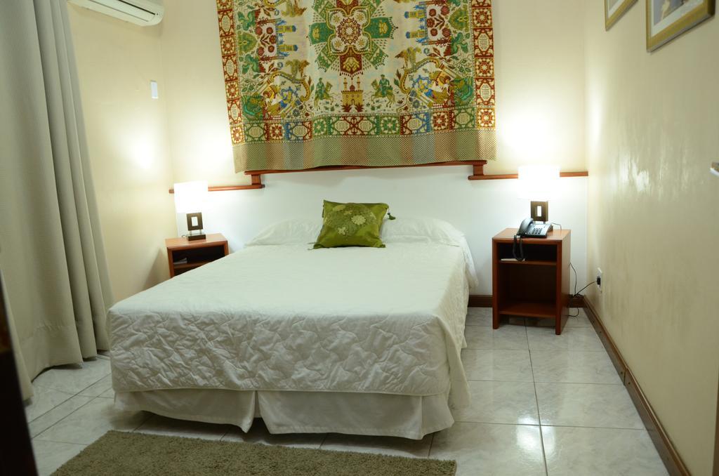 Fares Turis Hotel Uruguaiana Exterior photo