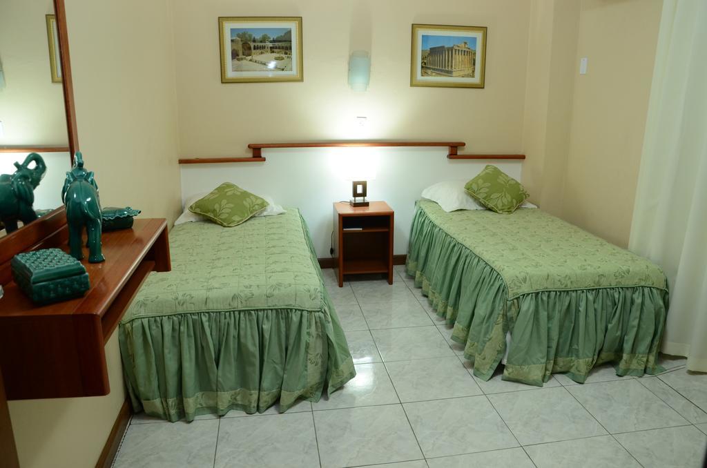 Fares Turis Hotel Uruguaiana Exterior photo